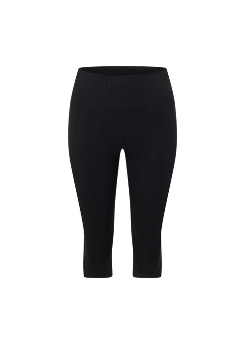 Irresistible 3/4 Capri Leggings - Black