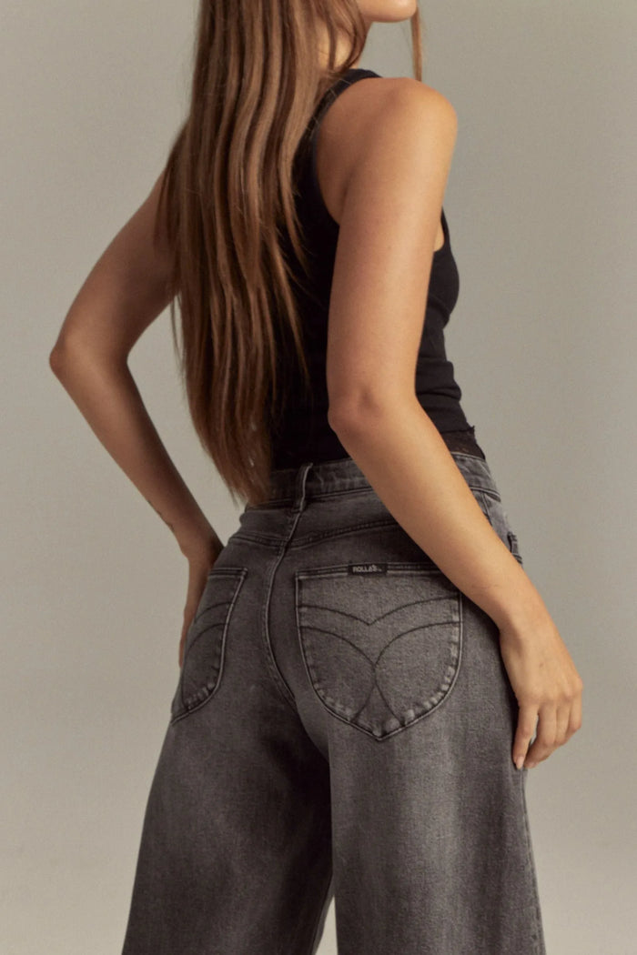 Gigi Barrel - Black Mountain