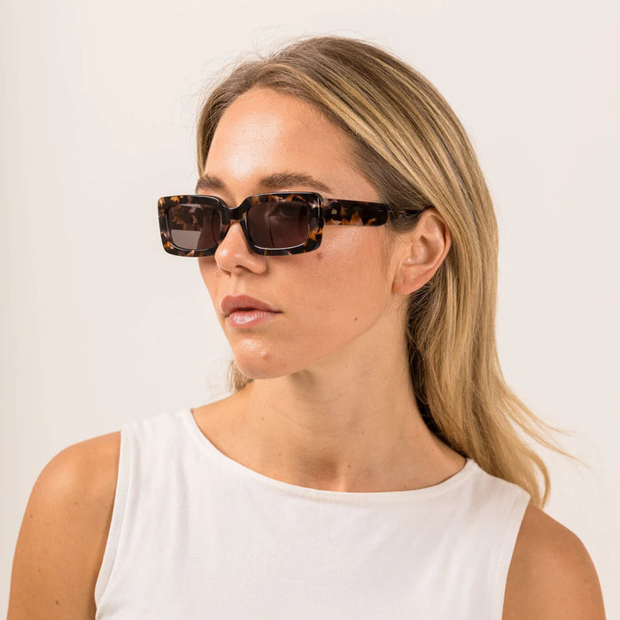 Odessa: Pebble Tort/Grey