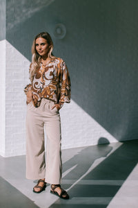 Barcelona Shirred Cuff Button-Up Top – Tan Blush