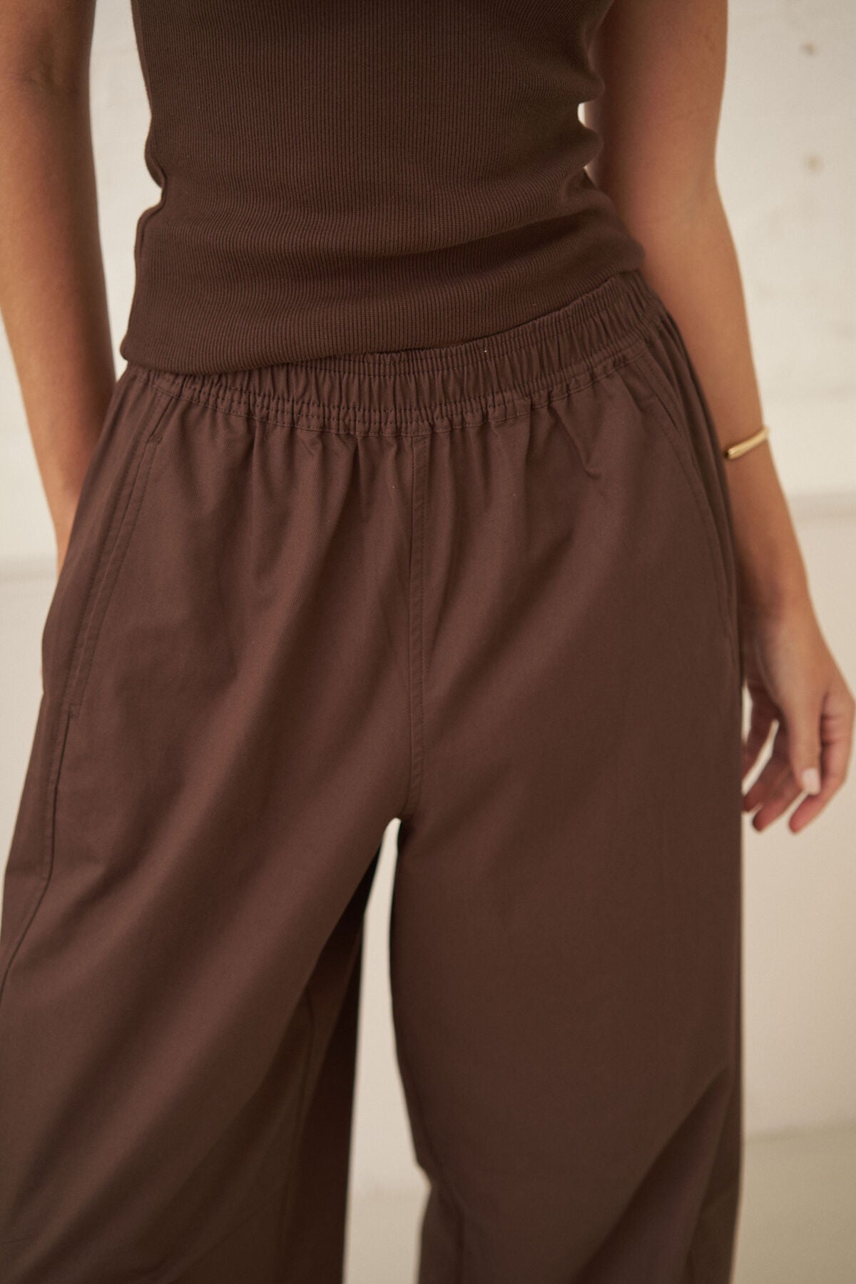Bella Barrel Pant - Brunette