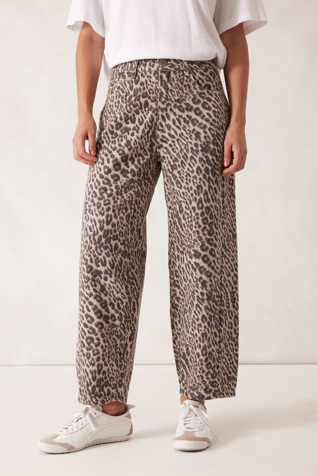 Maggie Tapered Barrel Jean - Leopard