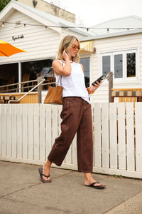 Demi Barrel Jean - Chocolate