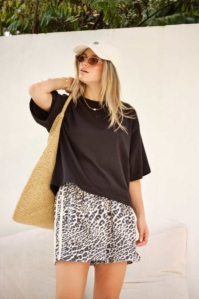 Phoebe Premium Tee - Black
