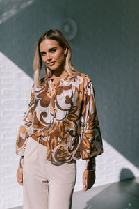 Barcelona Shirred Cuff Button-Up Top – Tan Blush
