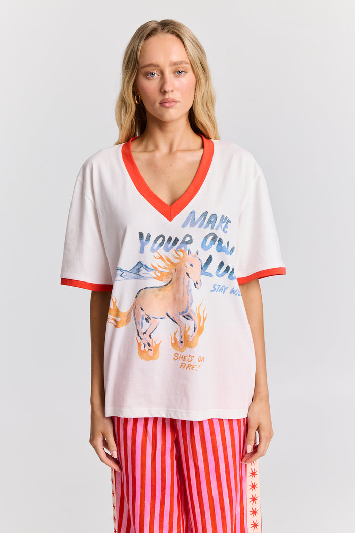 She's on fire V-Neck Tee