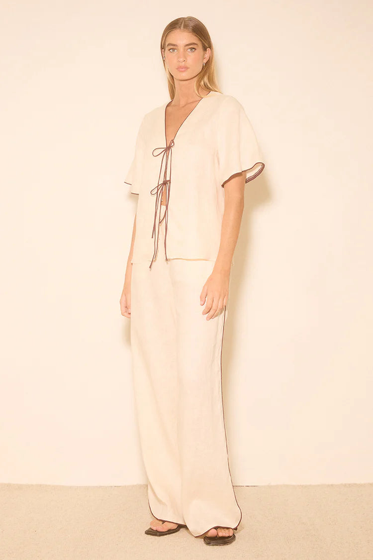 Aleria Top Cream Contrast Bind