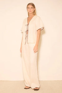 Aleria Top Cream Contrast Bind