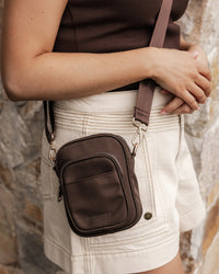 Lyla Phone Bag - Chocolate