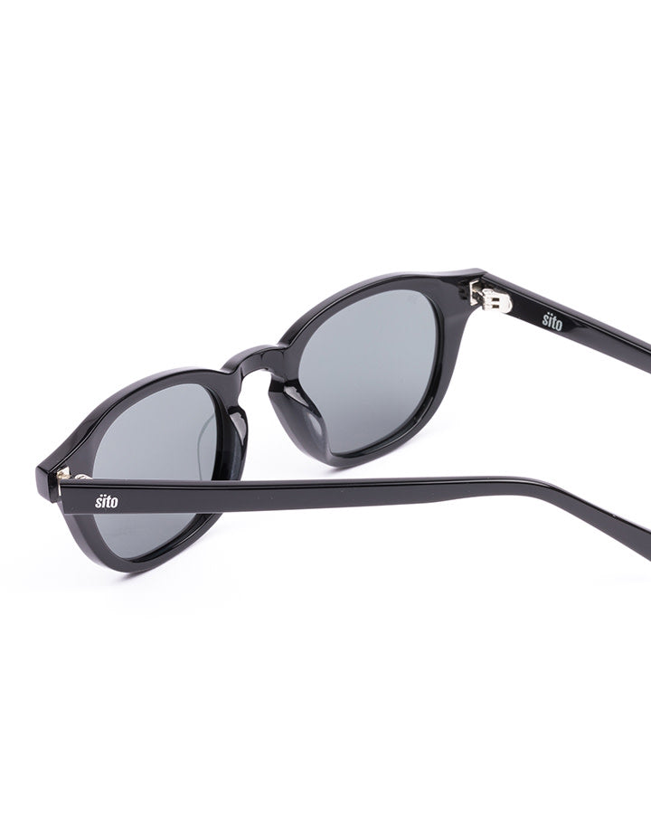 Elio: Black/Iron Grey Polar