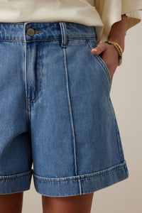 Juno Seamed Short - Vintage Blue