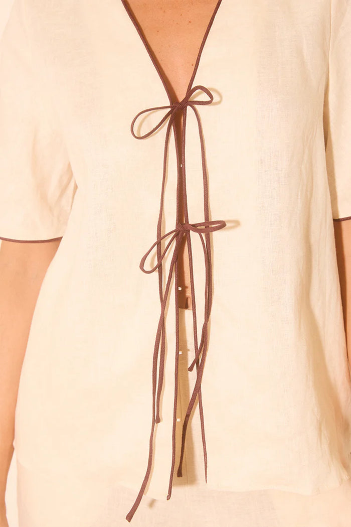 Aleria Top Cream Contrast Bind