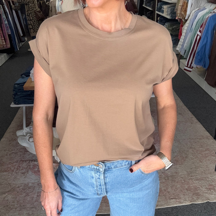 Rhodes Tee - Mocha