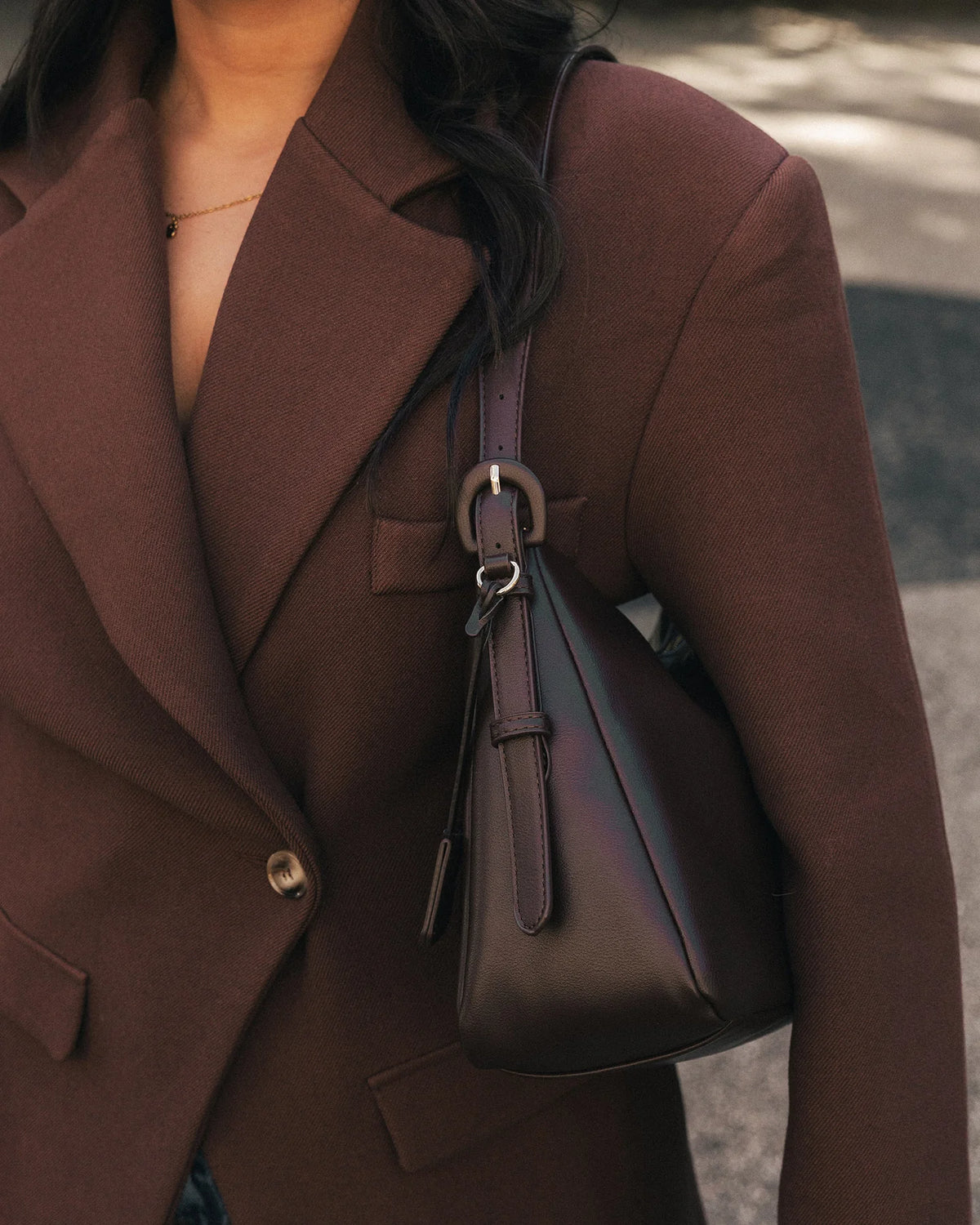 Roxanne Shoulder Bag - Chocolate. Louenhide