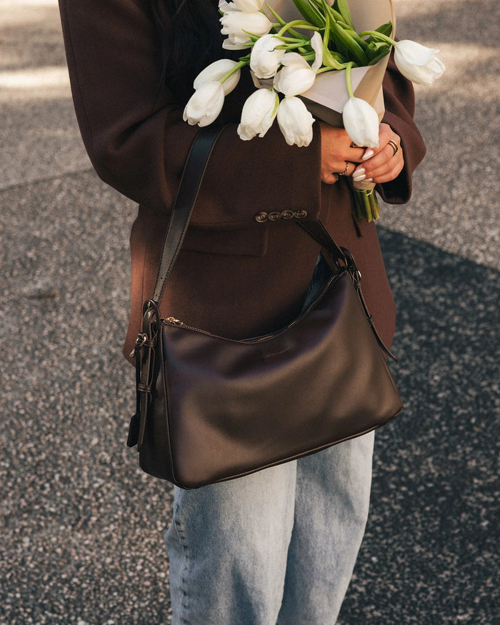 Roxanne Shoulder Bag - Chocolate. Louenhide