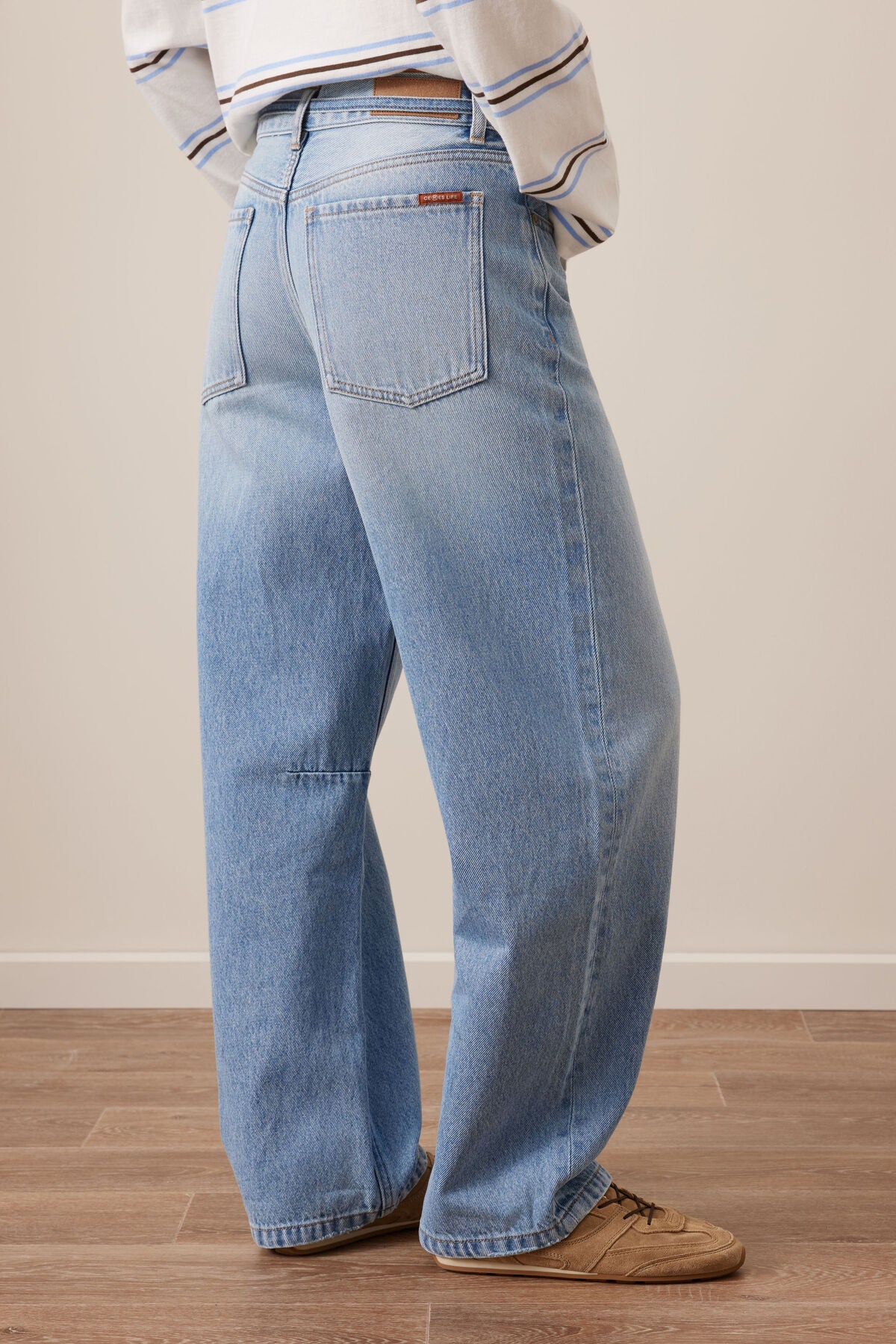 90S Barrel Jean - Vintage Blue