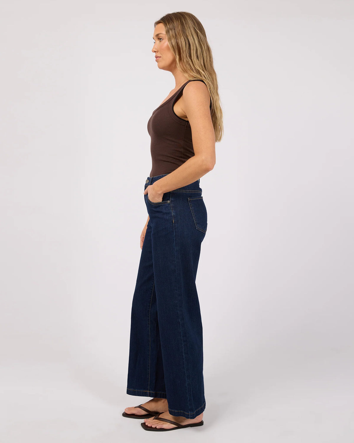 AAE Layers Tank - Brown