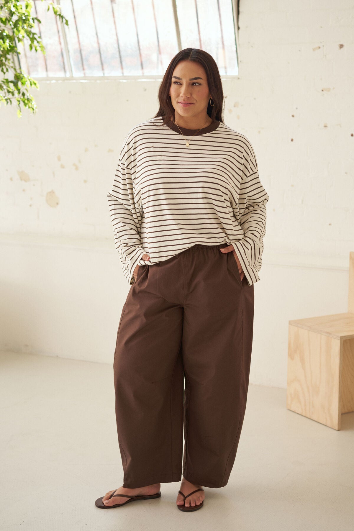Bella Barrel Pant - Brunette