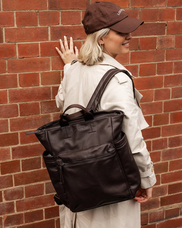 Bronx Backpack - Chocolate. Louenhide