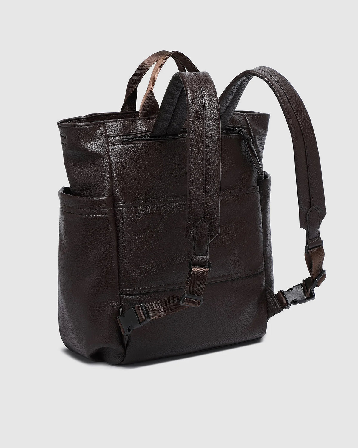 Bronx Backpack - Chocolate. Louenhide