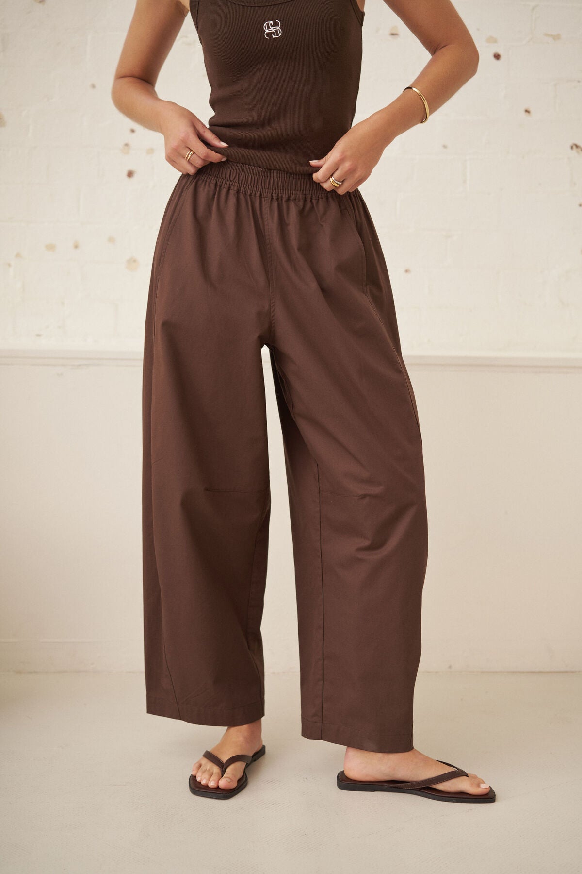 Bella Barrel Pant - Brunette