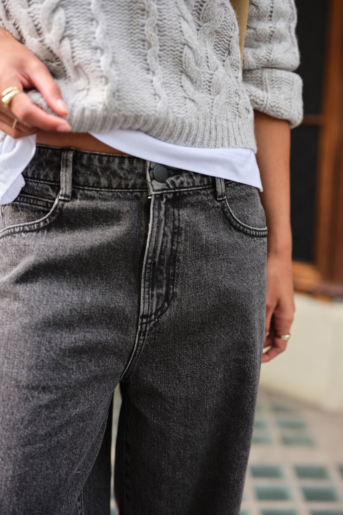 Maggie Tapered Barrel Jean - Faded Black