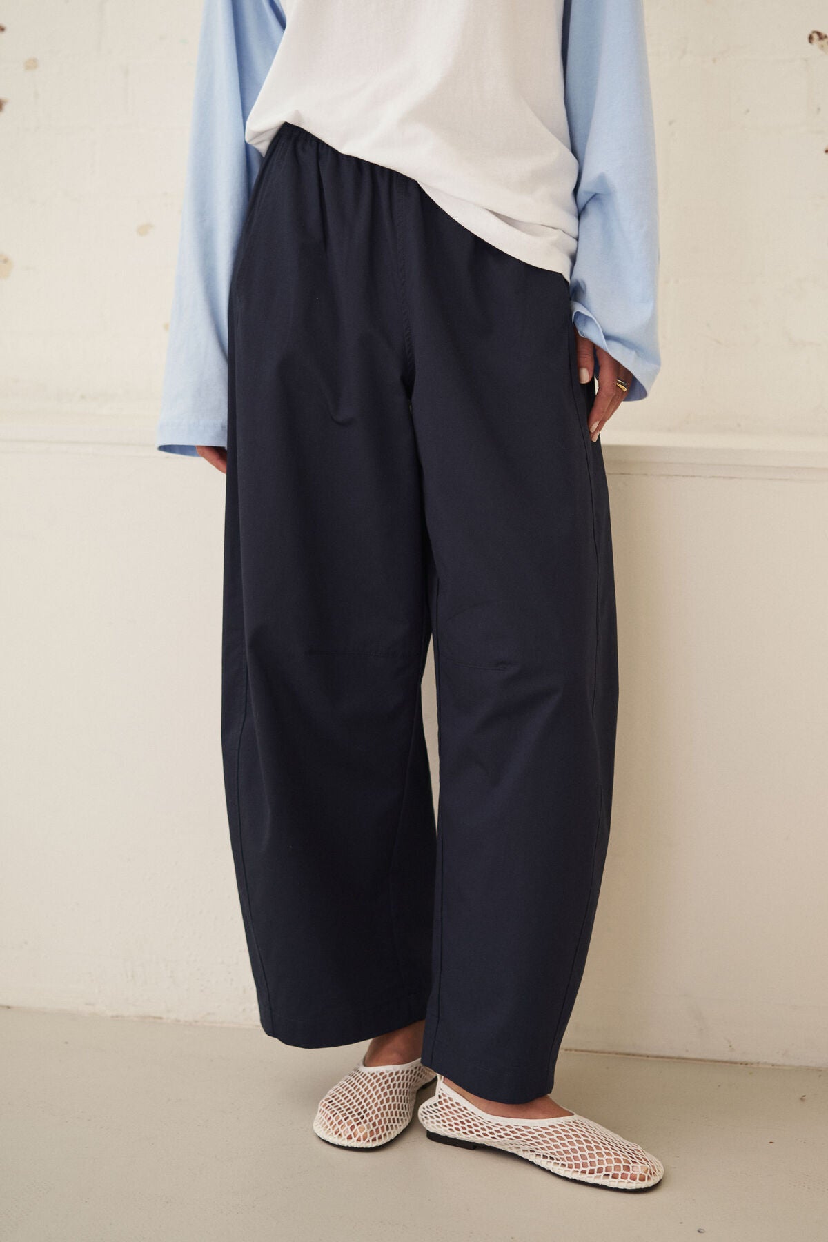 Bella Barrel Pant - True Navy