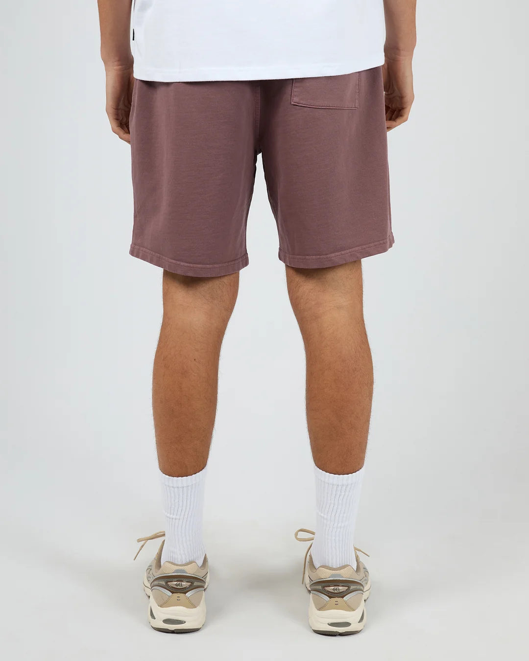 Essential Theory Short V2 - Vino. Silent Theory Mens