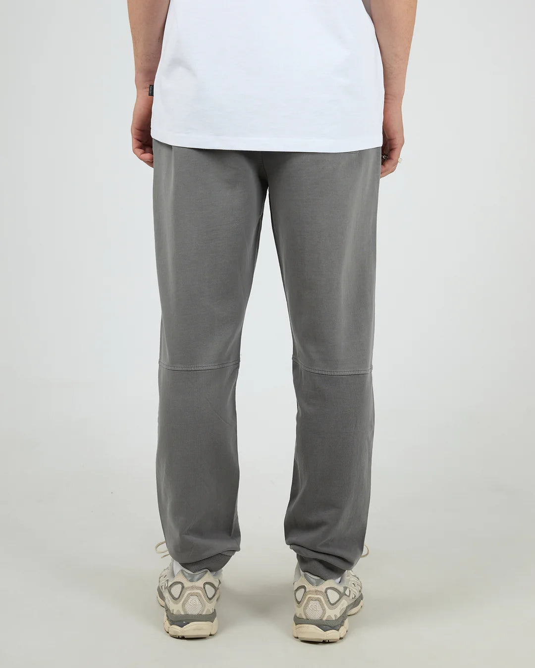 Essential Theory Trackpant V2 - Charcoal. Silent Theory Mens