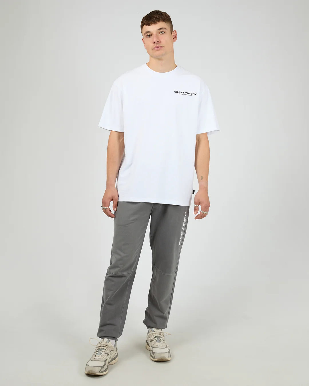 Essential Theory Trackpant V2 - Charcoal. Silent Theory Mens