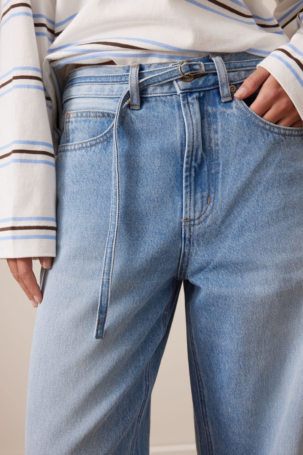 90S Barrel Jean - Vintage Blue