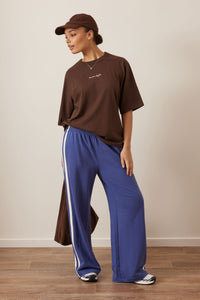Luna Relaxed Tee - Chocolate/Ceres Script