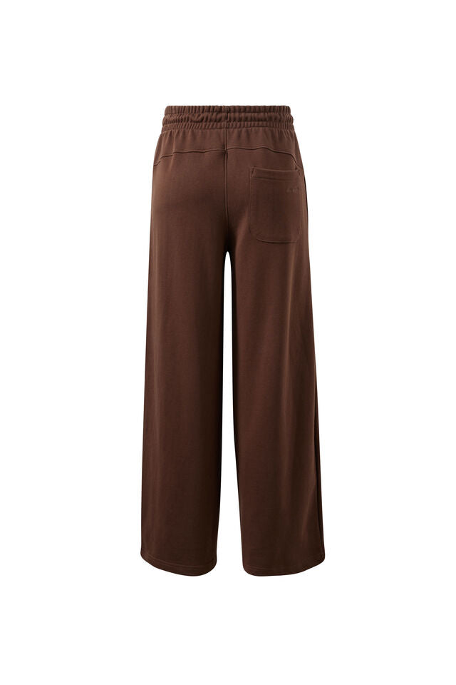 Halle Barrel Trackpant - Chocolate. Ceres Life
