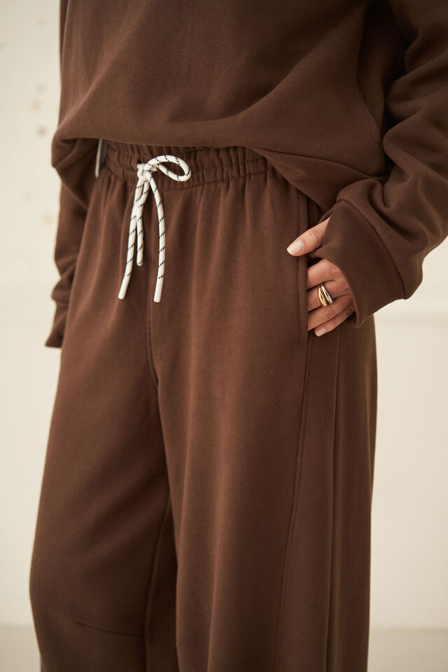 Halle Barrel Trackpant - Chocolate. Ceres Life