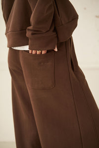 Halle Barrel Trackpant - Chocolate. Ceres Life