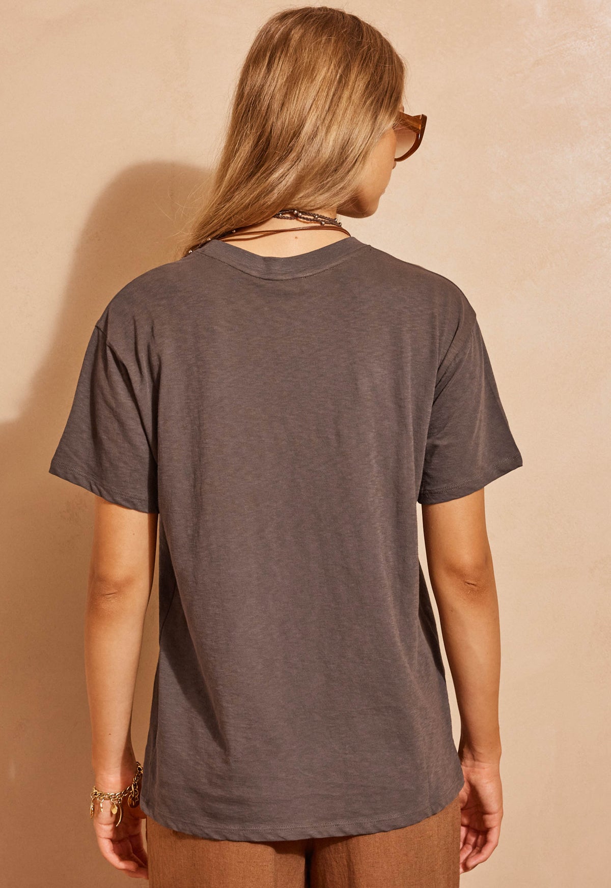 Island Thunder Tee - Charcoal
