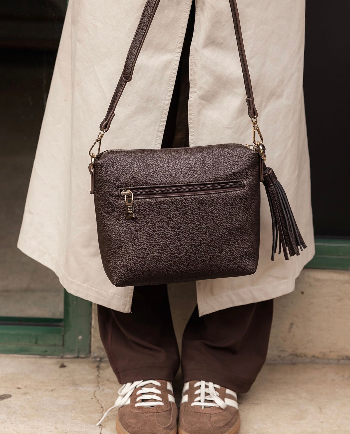 Kasey Crossbody Bag - Chocolate. Louenhide
