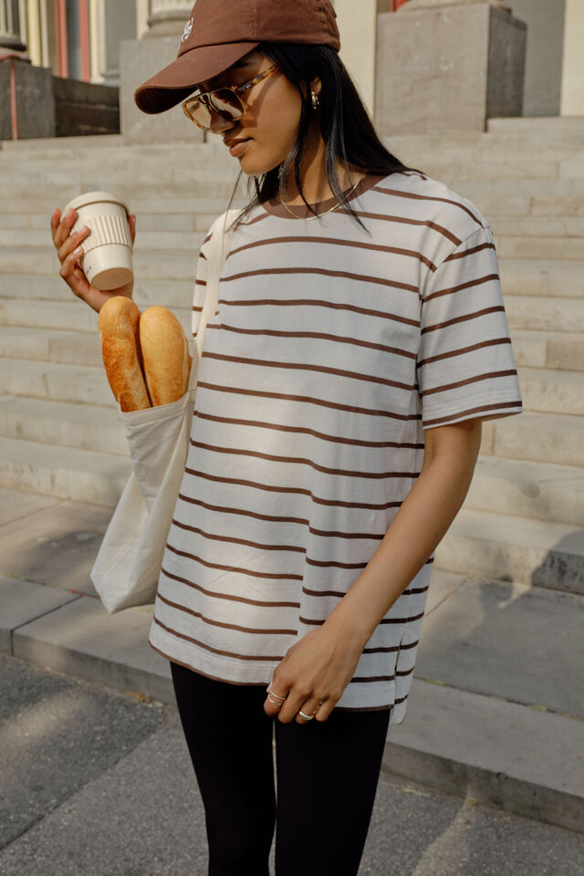 LOLA LONGLINE STEP HEM TEE/BUFF/BRUNETTE STRIPE