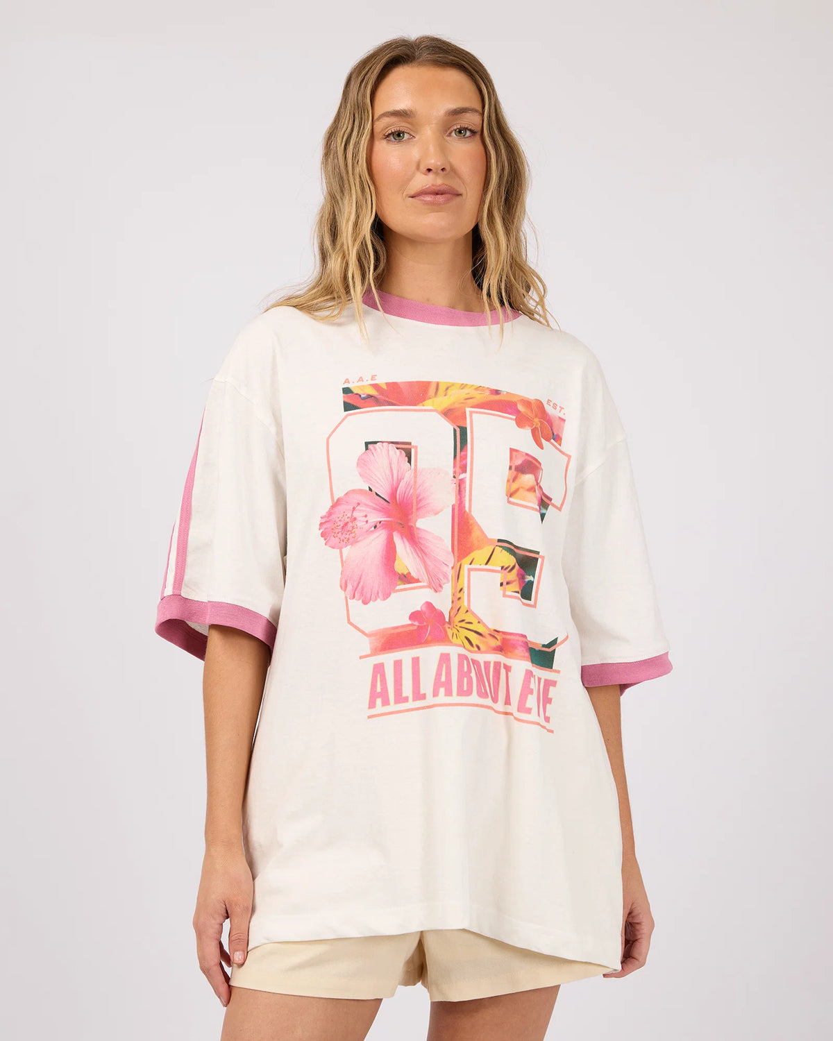 Oahu 05 Oversized Tee - Vintage White. All About Eve