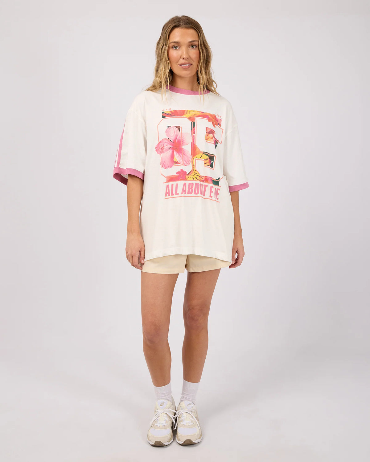 Oahu 05 Oversized Tee - Vintage White. All About Eve