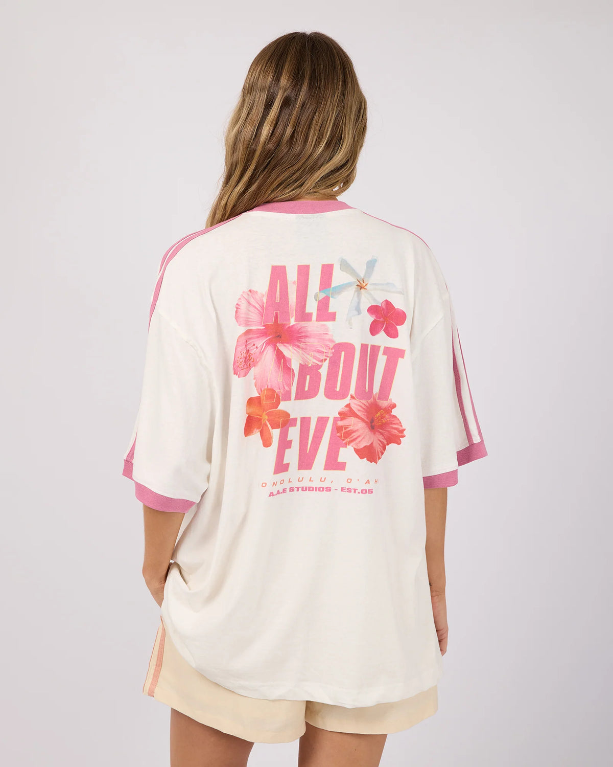 Oahu 05 Oversized Tee - Vintage White. All About Eve