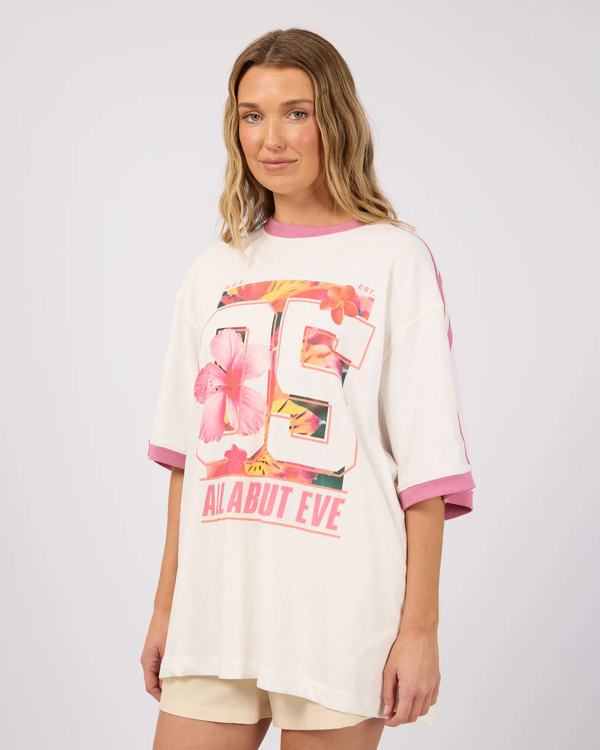 Oahu 05 Oversized Tee - Vintage White. All About Eve