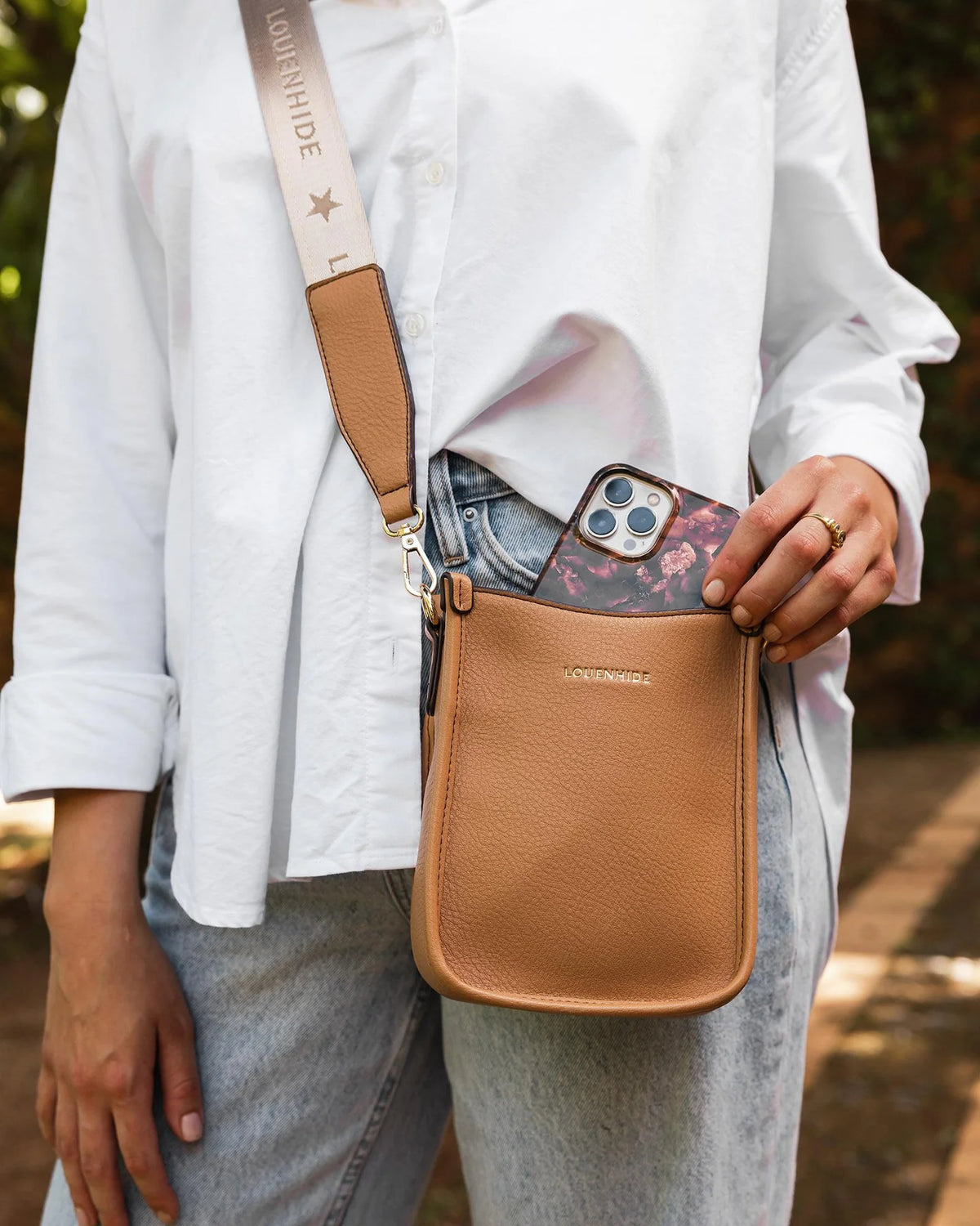 Parker Phone Crossbody Bag - Camel. Louenhide