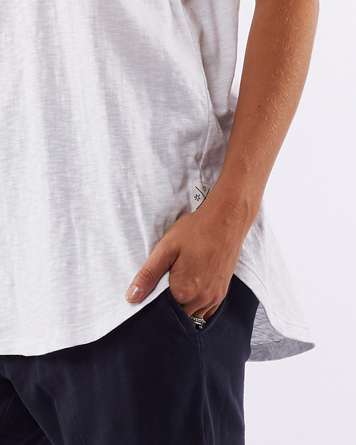 Scoop Tank - White. Elm