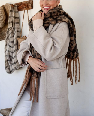 Leopard Tassel Snuggly Scarf - Black/Soft Tan