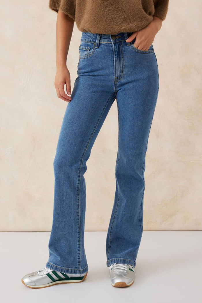 Bootleg Jean - Indigo Comfort Stretch Denim - Sare StoreCeres LifeJeans