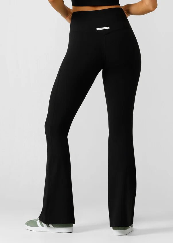 Effortless Phone Pocket Flared Leggings - Black - Sare StoreLorna JaneLeggings