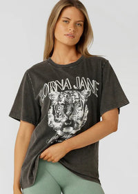 Find Your Fierce Relaxed T-shirt - Washed Black - Sare StoreLorna JaneT-shirt