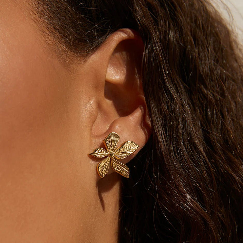 Lily Gold Earrings - Sare StoreArms Of EveJewellery